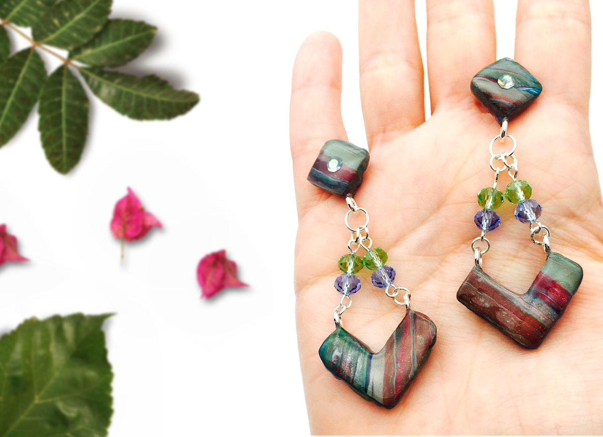 shinyque's tweet photo. Green earrings, anniversary gift, crystal beaded earrings, Chevron earrings,Rhombus earring, earrings for women, studs earrings, xmas gifts https://t.co/9VsLnbbosU #Polymer clay #Gifts #ootd #Shinyque #Fashion #Jewelleryideas #Shoppingonline #AnniversaryGift https://t.co/0b6v8aeS7b