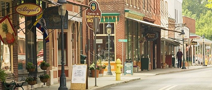 MDSHA's tweet photo. DYK: Berlin, MD was voted best town for small-town shopping by USA Today? Located off US 50 and 15 minutes from Ocean City, the town can also be seen in movies "Runaway Bride" and "Tuck Everlasting." VJ #MDOTNews #MDisOpenforBusiness (photo courtesy of https://t.co/VMgxwTHotH) https://t.co/boKHmnKtiX