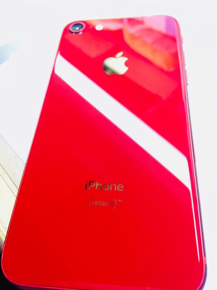 Kou_CooperS's tweet photo. やばい、かっこいい、、
#iphone8 #iphone8red https://t.co/2Xb9BGWbid