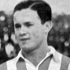 RacingFiles's tweet photo. #DíasAcadémicos 17-6-1934 #Fecha12 @RacingClub goleó a #SanLorenzo 4-1 Goles de #Barrera (2),#Bugueyro y #Chazarreta. Jugaron: DeNicola; González, Scarcella; Gil,Pietracupa,De Mare; López Bravo, Chazarreta, Barrera, De Giúdice y Bugueyro. 4° paridos invicto de local en el clásico https://t.co/fGDC94SdpK