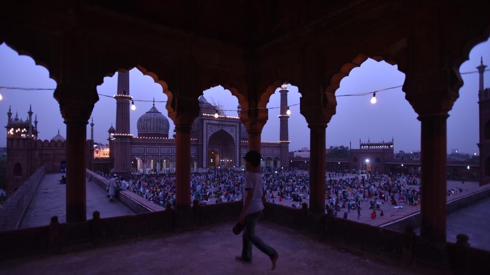 htTweets's tweet photo. #HTPhotos | Eid-ul-Fitr marks the end of Ramzan with a day of celebrations, gifts and gaiety
Full gallery here: https://t.co/E7s9Jn4wKm https://t.co/Zi6rXZhyXp