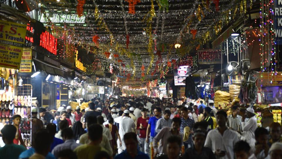 htTweets's tweet photo. #HTPhotos | Eid-ul-Fitr marks the end of Ramzan with a day of celebrations, gifts and gaiety
Full gallery here: https://t.co/E7s9Jn4wKm https://t.co/Zi6rXZhyXp