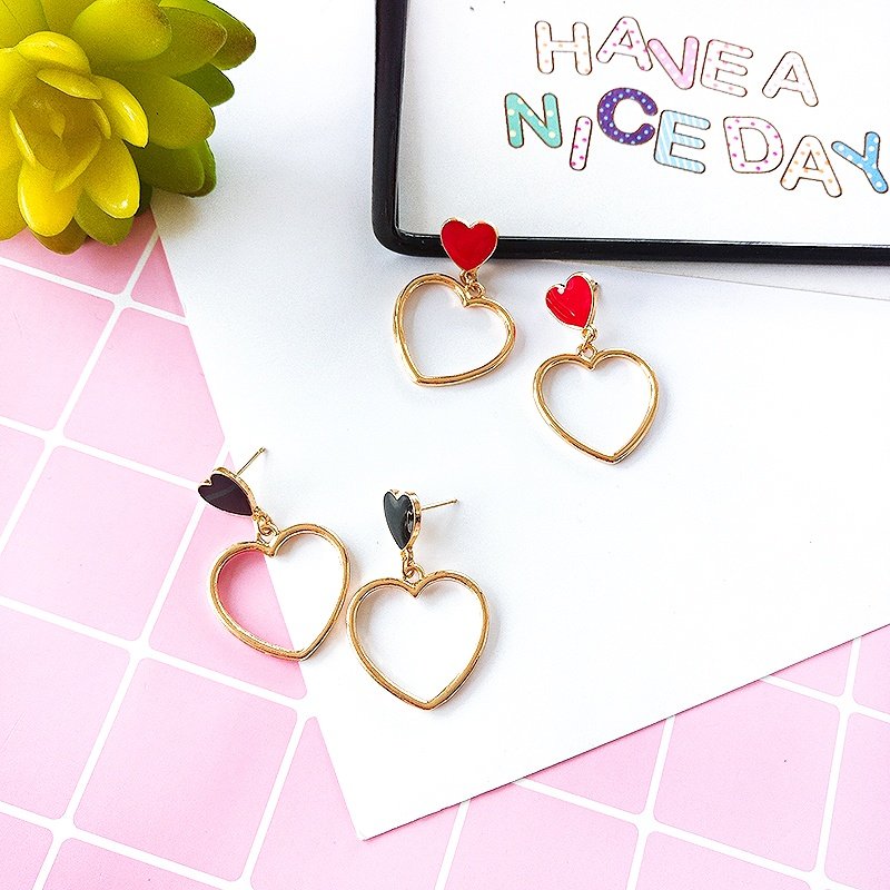 catsterday's tweet photo. #พร้อมส่ง
💟 Heart of Gold
▫️ Color : 🖤 ❤ 💜 💖
▫️60฿

#MBinstock https://t.co/ZVr59YZTHE