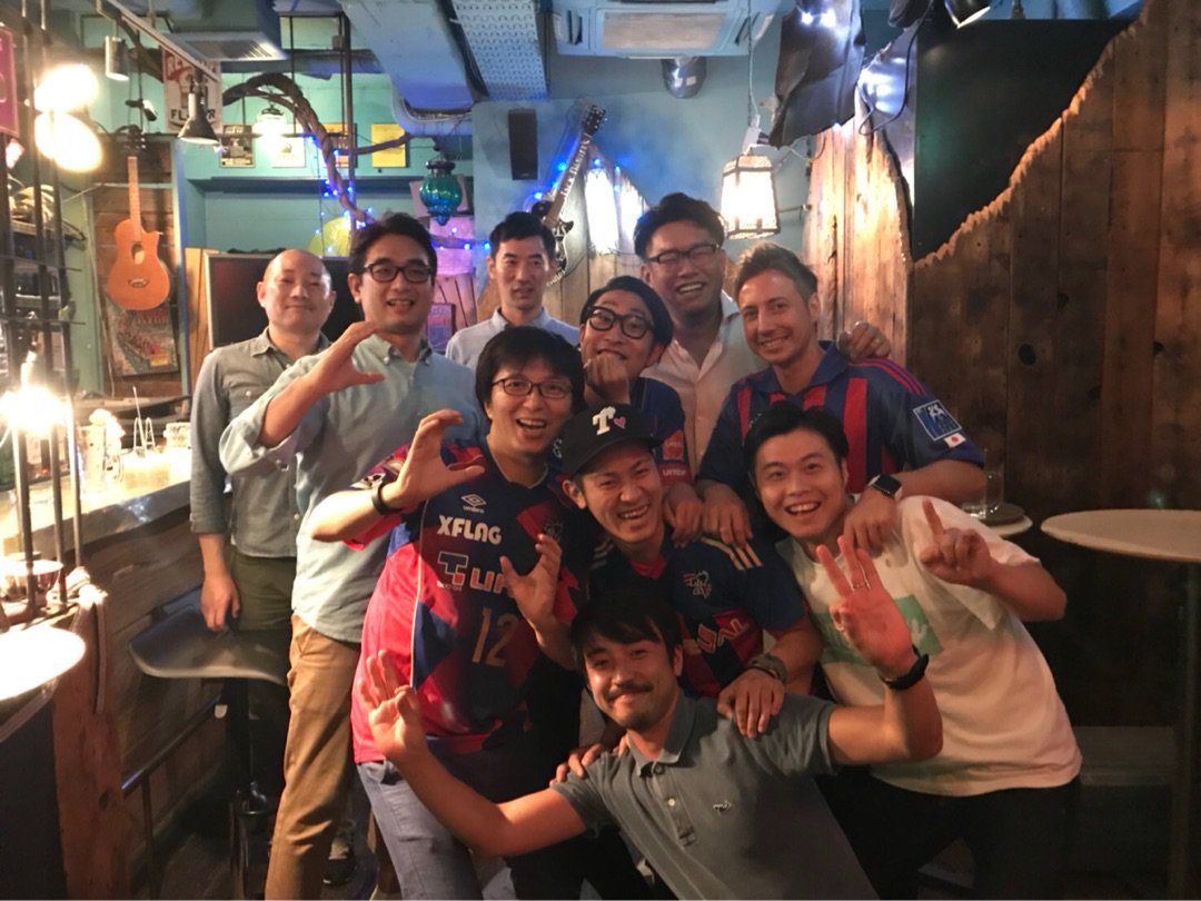 Twitter पर おーみや Fc東京 Akb総選挙で推しメンを選抜一桁順位にするためにマンションを売った人の様子 のfc東京版といえば Fc東京を2位にするために魂を売った人たちの様子です Twitter पर おーみや Fc東京 Akb総選挙で推しメンを選抜一桁順位にするためにマンションを売った人の様子 のfc東京版といえば Fc東京を2位にするために魂を売った人たちの様子です