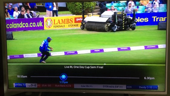How have we ended up with a pitch roller in front of our advert!
Good luck Worcester! #WorcsCCC