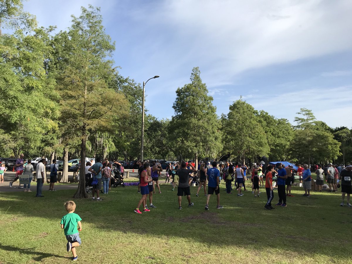 HaleyHinds's tweet photo. What better way to celebrate dad than with a fun run through the park? So many families out here this morning at Al Lopez Park for The Great Father’s Day Race! Even though my dad is in PA, I want to honor him by doing a sport he loves. #GFDR #Tampa #HappyFathersDay https://t.co/QxYGZgv6l2