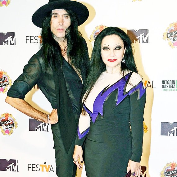 Hoy tienes una cita: Burger party y 📺 <a href="/ParamountNetESP/">ParamountNetESP</a> a las 🕤 21:30h o <a href="/mtvspain/">mtvspain</a> a las 🕥 22:30h.

#Vestido 👗 de #littlejoecouture

#alaskaymario #alaskaymario5 #mtv #ParamountNetwork #mariovaquerizo #olvidogara