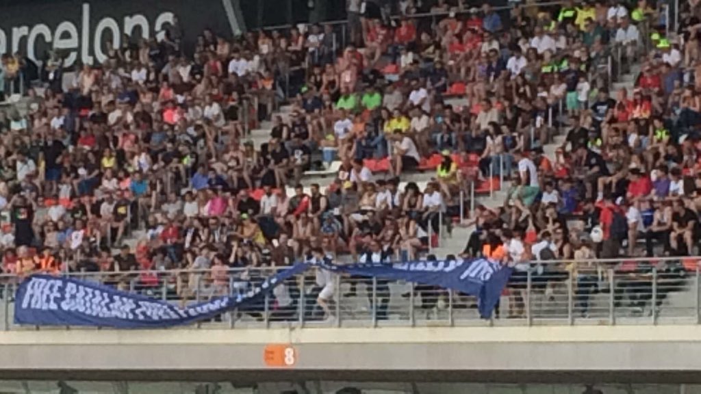 marc_soles's tweet photo. La @JNCatalunya hem anat al Circuit de Barcelona Catalunya a reclamar l’immediat alliberament dels presos polítics i el retorn dels exiliats. Una colla de feixistes ens ho han volgut impedir mitjançant l’ús de la violència. Prou impunitat davant d’aquesta gent. #Llibertat https://t.co/ET54XN7RuC