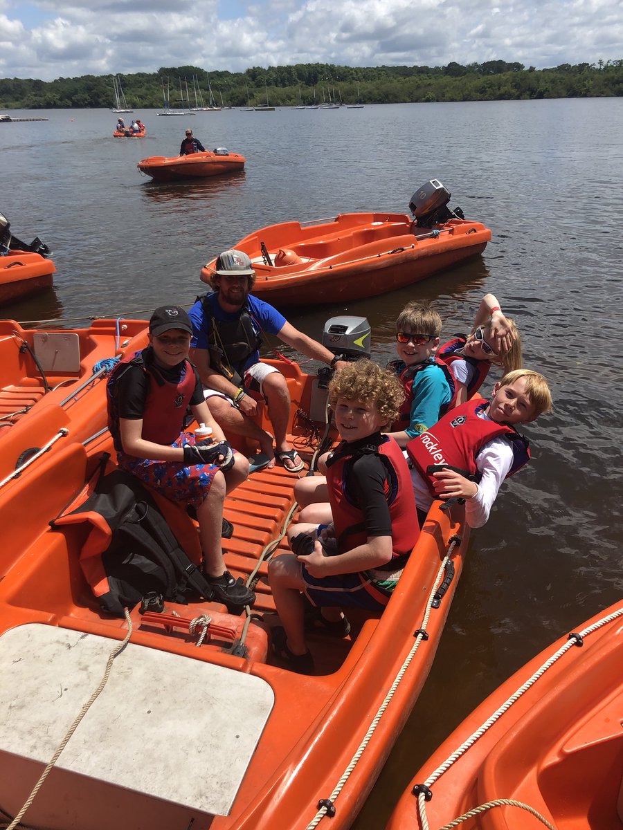 BroomwoodBoys's tweet photo. #NLForm3 #NLTrips #Bonjour Form 3 heading off sailing - all excitement and anticipation! https://t.co/qbRj0k5VeP