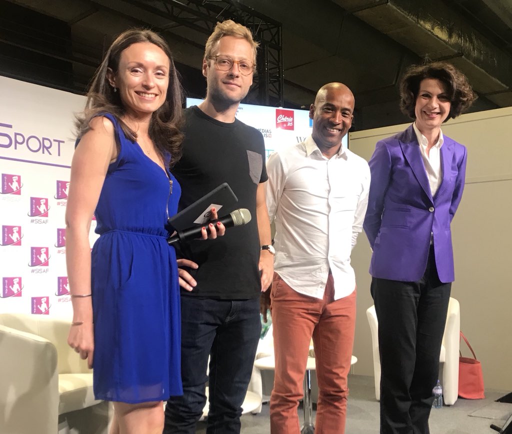Merci aux intervenant(e)s sur les conférences au Salon du Sport au Féminin ! <a href="/christine_kelly/">Christine KELLY</a> <a href="/bbarbusse/">Béatrice Barbusse</a> <a href="/FREDJOSSINET/">Frédérique Jossinet</a> <a href="/fff/">FFF</a> <a href="/FIFAWWC/">FIFA Women's World Cup</a> <a href="/unss/">UNSS_National</a> <a href="/AZIZAOubaita/">AZIZA OUBAITA</a> <a href="/dcarlach/">Dominique Carlac'h</a> <a href="/Gymlib/">Gymlib</a> <a href="/MarineCHAL/">Marine CHALAYE</a> <a href="/CpourL/">Courir POUR ELLES</a> #UnSeulMessageFaitesDuSport