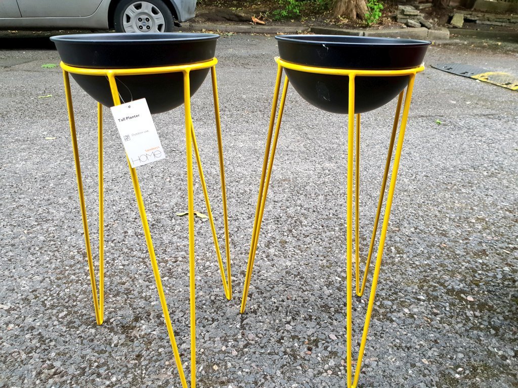 SmilingMrJ's tweet photo. Supermarket labelled these up wrong. They're not Planters... they're my new mini fire pits https://t.co/mLkJcaIV6f