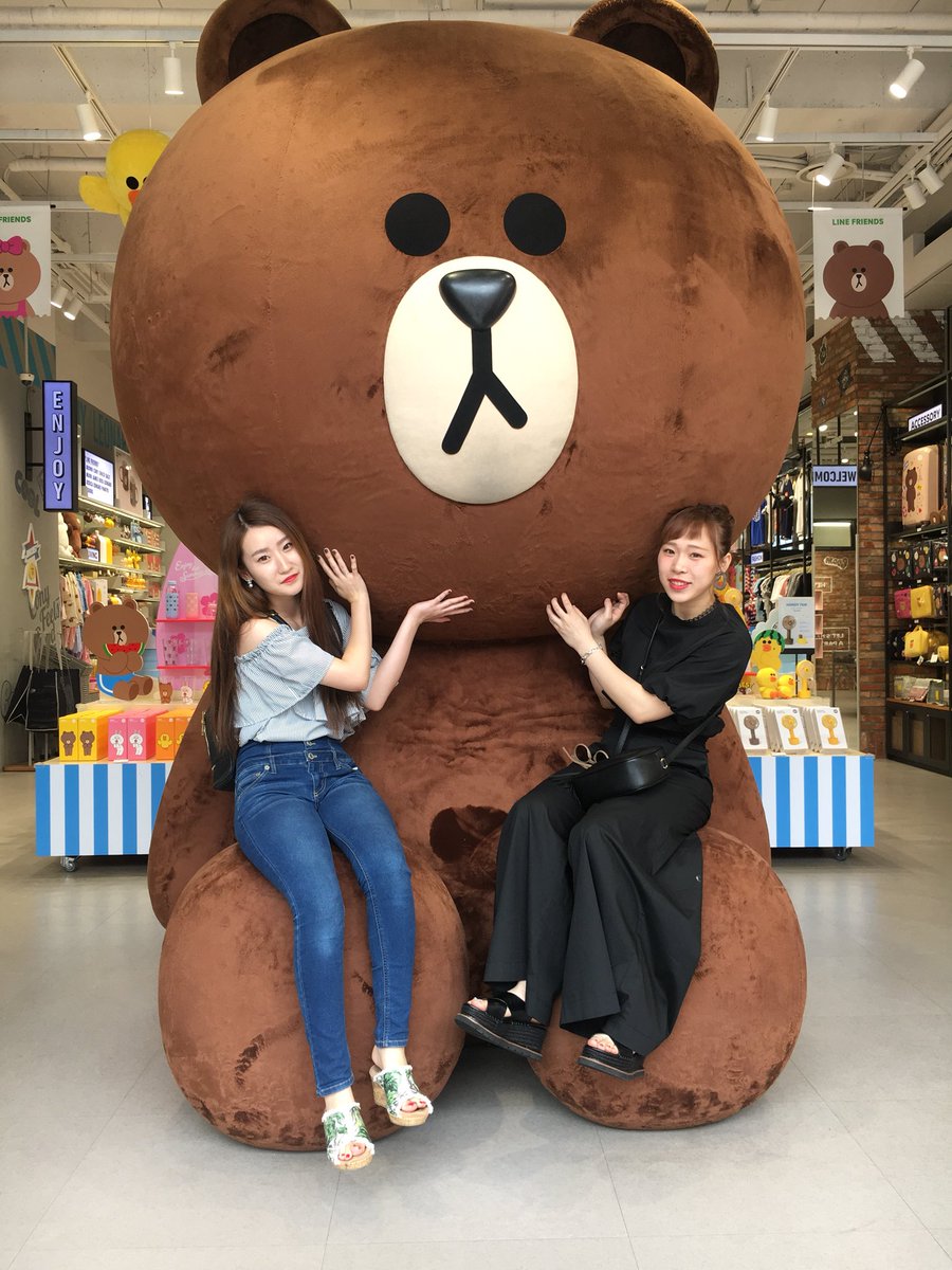 770Yoona's tweet photo. あーもぉーほんと韓国最高🇰🇷
楽しかった！
まだ帰りたくないな〜。 https://t.co/rVDn30gp7d