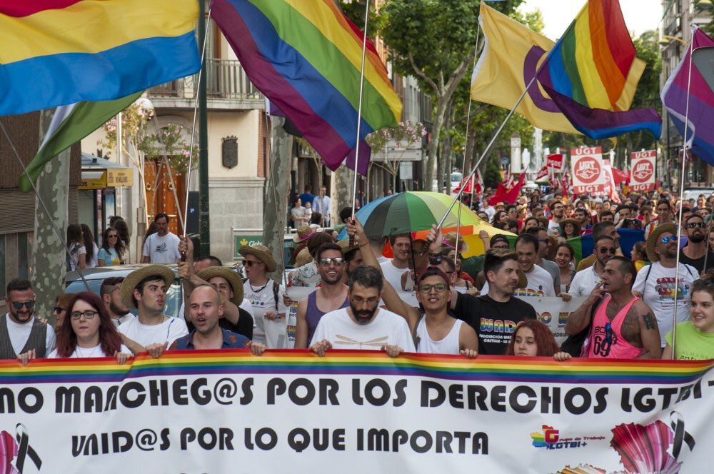 WadoAsociacion's tweet photo. Ayer fuimos muchas. Medio millar, un éxito para #CastillaLaMancha #CLM
Un éxito la manifestación de este #OrgulloCLM2018 #Orgullo2018 en #CiudadReal #CR y la concentración y lectura de manifiesto. 
Gracias a las personas asistentes, colectivos, sindicatos y partidos
Todas una voz https://t.co/YI8GgpyLLX