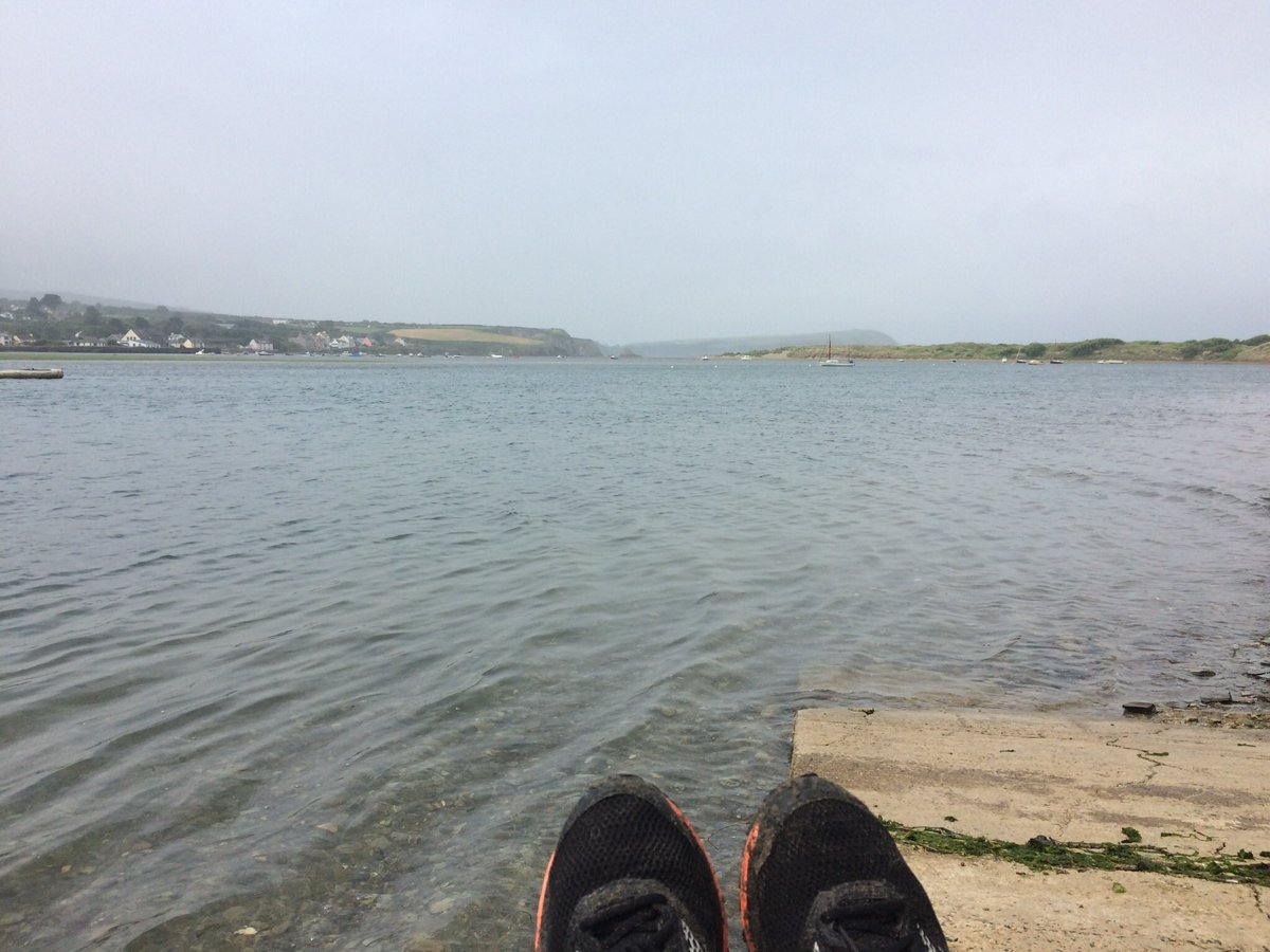 Hentyllaeth's tweet photo. The beauty of the #newportpembs area is that the weather forecast is often wrong....rain and cloud forecast and I had sun all the way on my run this morning. Love this run from the #Parrog to #NewportBeach and back. #Pembrokeshire https://t.co/hGPfAQ9sZu