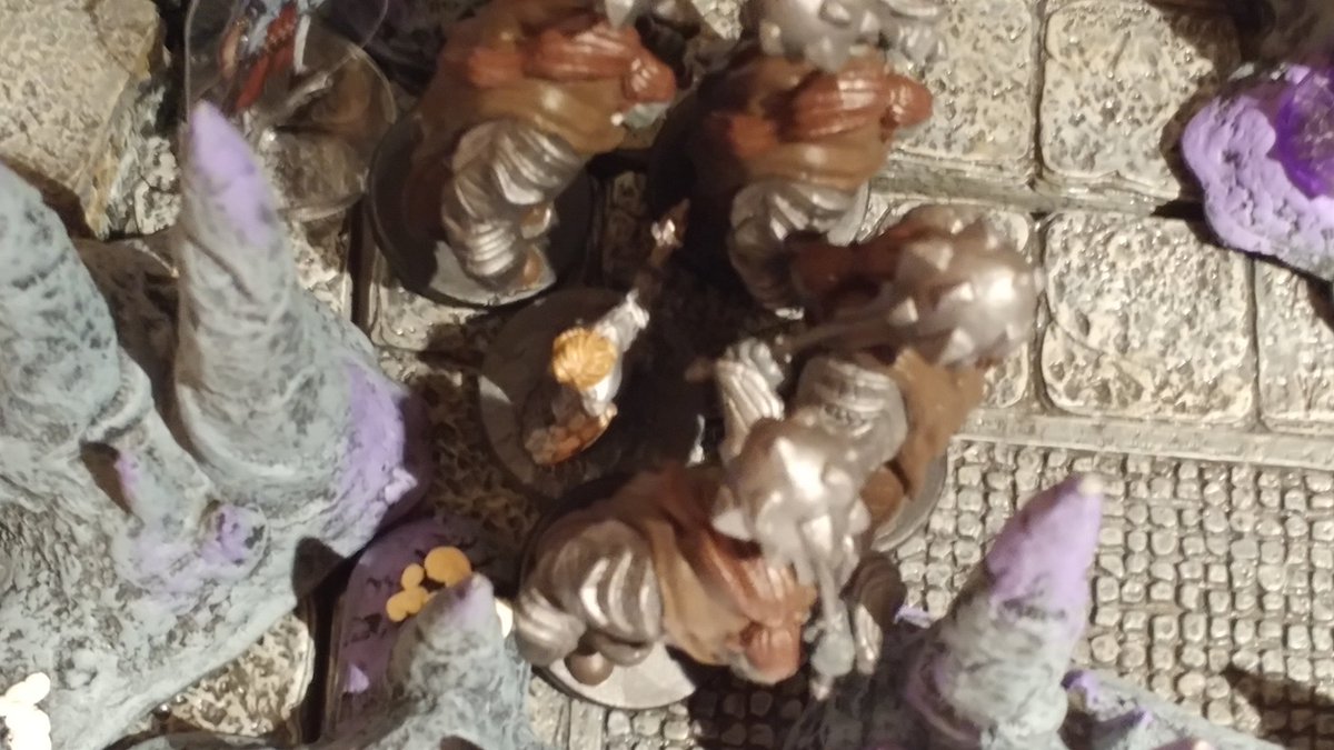 Bardbynature's tweet photo. Breakfast is done on day 5 #origins2018 I'm super tired after the D&D Experience over 3 days and the #Origins2018open last night. The little blond surrounded by orogs is my character. She took them all down with a little help from her friends. #TomHenderson #AmyJordan https://t.co/vuqieVFLwv