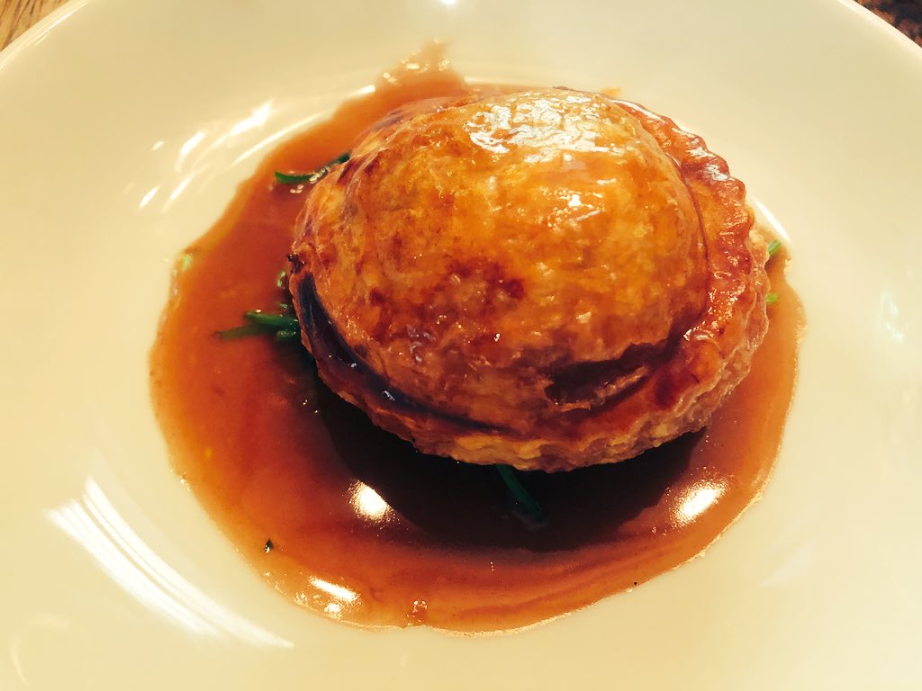 AntWrightChef's tweet photo. Fit ! Ox cheek pie for starters @towngreenbrass https://t.co/7zUV6nkDFM