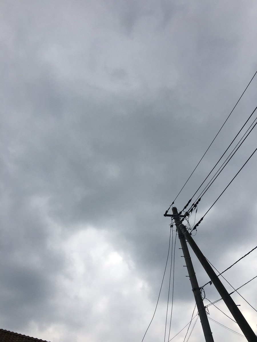 rain_09041's tweet photo. 今日は若干晴れたからいいけど
この時期は洗濯物乾かないからな〜😭
・
・
・
天気はそこまで良くないけど
雨降ってなかったし
リフレッシュがてらにちょっと田舎を散歩〜🚶🏻‍♂️♪(←いや、だれ（笑）) https://t.co/xS30bcRlfV