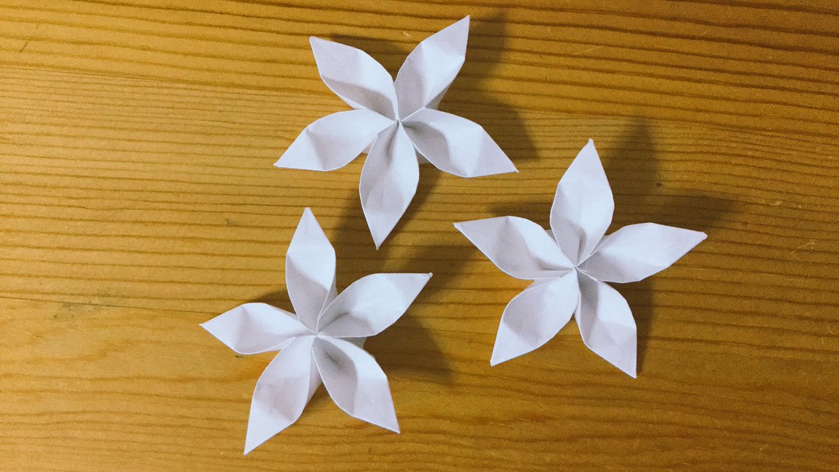 Origami Auf Twitter ジャスミン １年中楽しめる花の折り紙 山口真 著 より 花の折り紙は 私には難しい イメージがあるけど この作品は折りやすいし かわいい