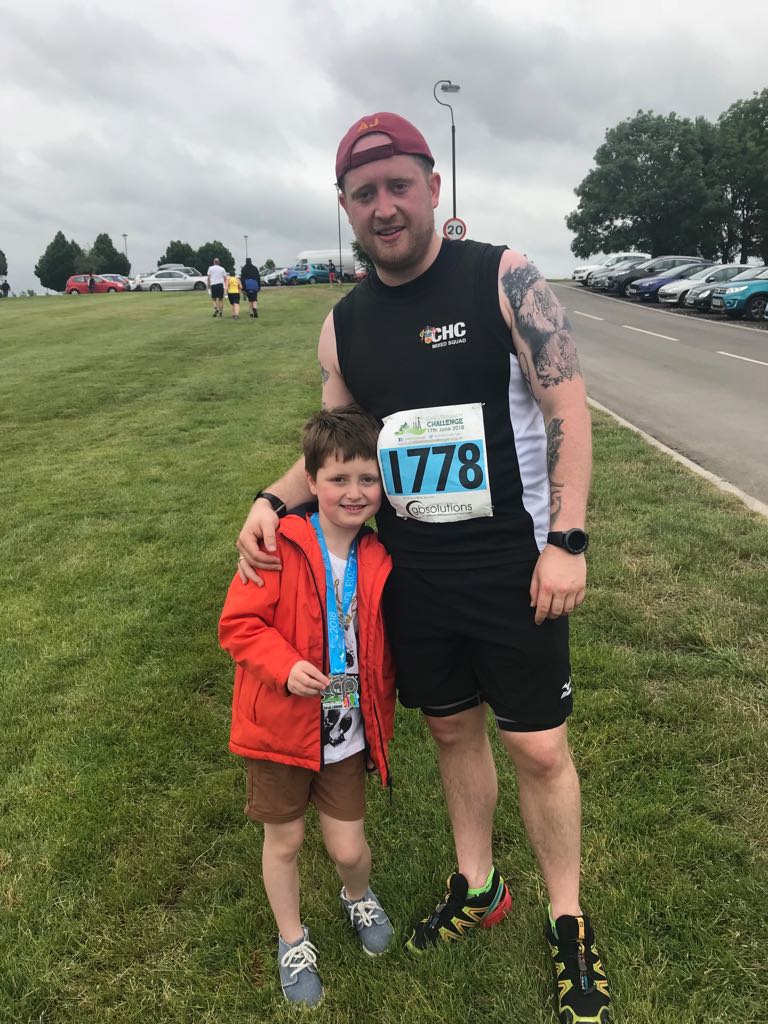 A #FathersDay 10k this morning @CheltChallenge . With little to no training, and first 10k off road, happy to get round in just under an hour. #tiredlegs #timetorelax thank you to my support crew Sophie and Toby. (Not the best photo..🤴🏼😡)