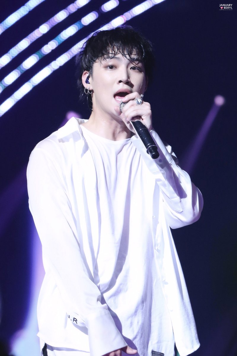 JanuaryBeryl's tweet photo. <HQ> 180610 EYES ON YOU in PARIS
💦
#갓세븐  #GOT7  #재범 #JB https://t.co/aJuP7xw1lN