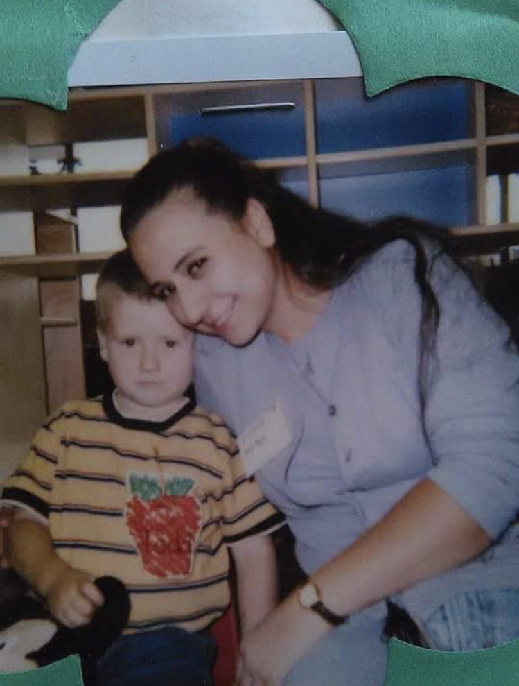 Meeeelton's tweet photo. I was cute at one point in my life.. https://t.co/rwkzKn91i3