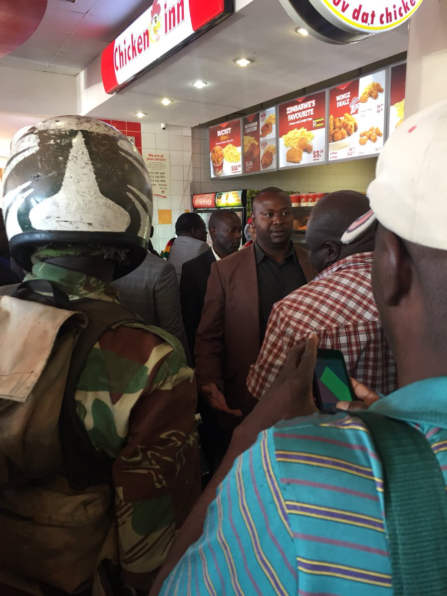 Emmerson Mnangagwa buying a 2 piece at Chegutu Chicken Inn - 17 June 2018

#ZimElections2018 #Mnangagwa #ZimCampaign2018 #EmmersonMnangagwa