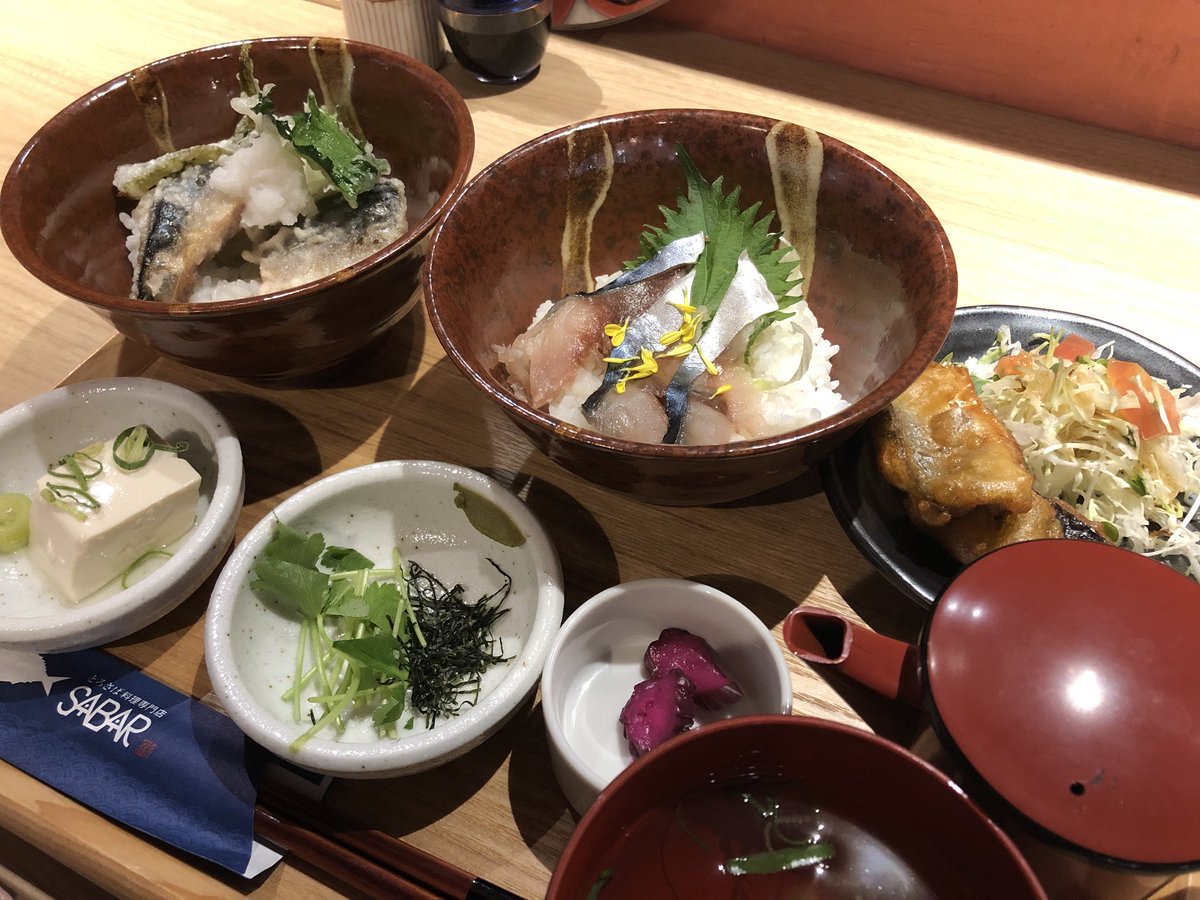 みっき בטוויטר なんばシティのsabar で さばのお刺身 丼 さばの天丼のハーフ ハーフ丼ランチ かりふわのさば唐揚げが2つと小鉢 汁物 香の物もついてる御膳で だしが濃ゆいさば出汁茶漬け で締め さすがsabar 青魚の良いところだけをトリミング 刺身はもちろん