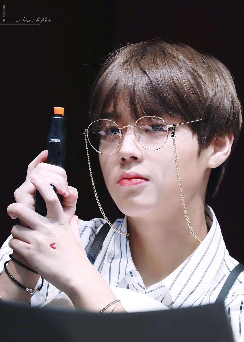 Apreslapluie_JH's tweet photo. 이거 실화냐 ㅠㅜㅠㅜㅠㅜㅠㅠㅠㅜㅠㅜㅠㅠㅜ  ㅇ<<
#박지훈 #워너원 #WANNAONE https://t.co/93112NMnwa