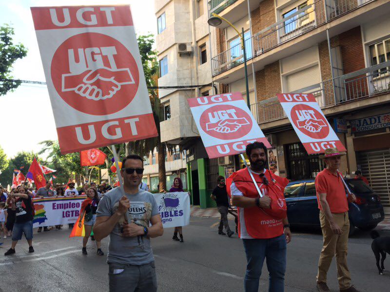 ugtclm's tweet photo. @ugtclm con el #OrgulloCLM2018 en #CiudadReal #CR, un honor apoyar al colectivo:
➡Por la igualdad real de todxs lxs trabajadorxs
➡Por la no discriminación de las personas en el trabajo
!Enhorabuena! a
.@WadoAsociacion .@Abanico_LGTBI .@plural_lgtb .@AlmansaEntiende .@EACEC https://t.co/FWXyHoTUpY