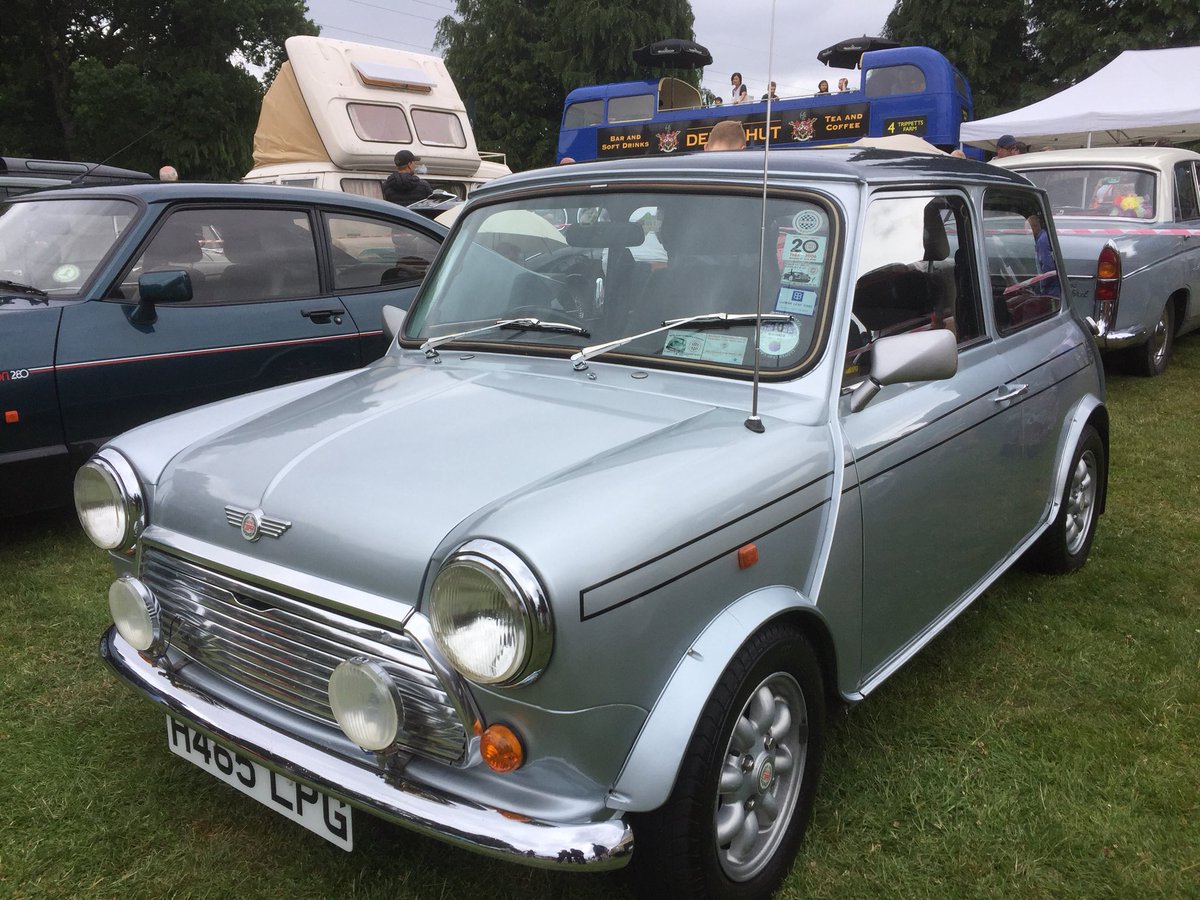 CooperRegister's tweet photo. Plenty of Minis at @deers_hut Classic Car Show today https://t.co/MXVBjXvLHo