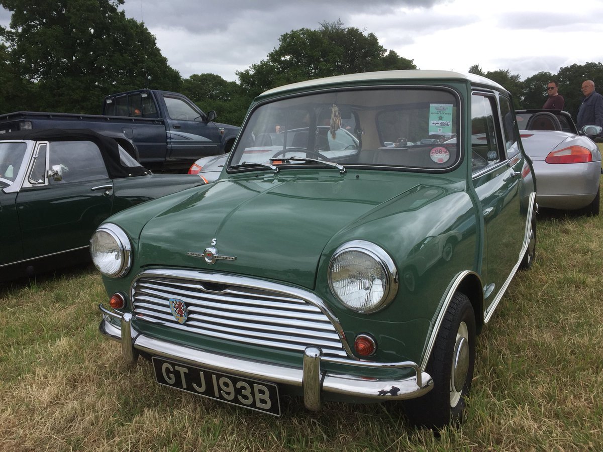 CooperRegister's tweet photo. Plenty of Minis at @deers_hut Classic Car Show today https://t.co/MXVBjXvLHo