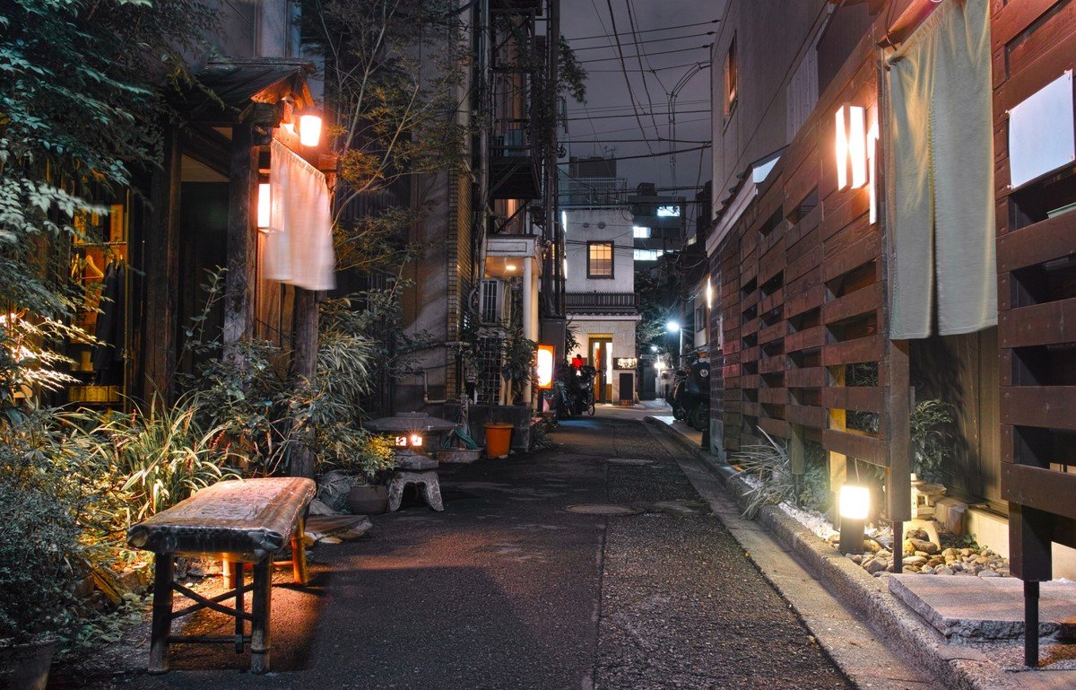 AllAbout_Japan's tweet photo. We want to keep these #restaurants to ourselves, but they're too good to stay secret! What are some of your favorite places in #Tokyo for #eats and #treats? 🍣🍜😊
https://t.co/OIQHldb6BY
#AllAboutJapan #SecretTokyo https://t.co/xjE3jiyHbN