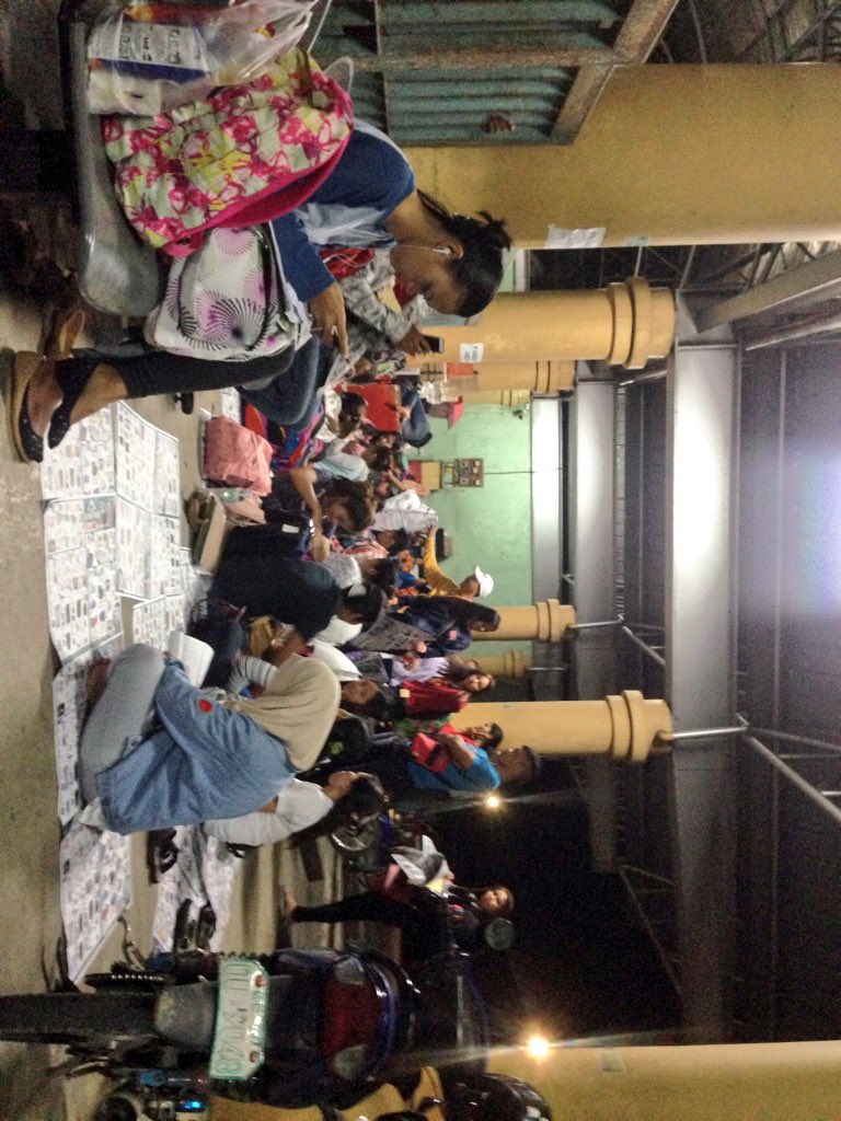 singail_abby's tweet photo. 1st time mag in ani ! 😞 https://t.co/uUGcXIseFh