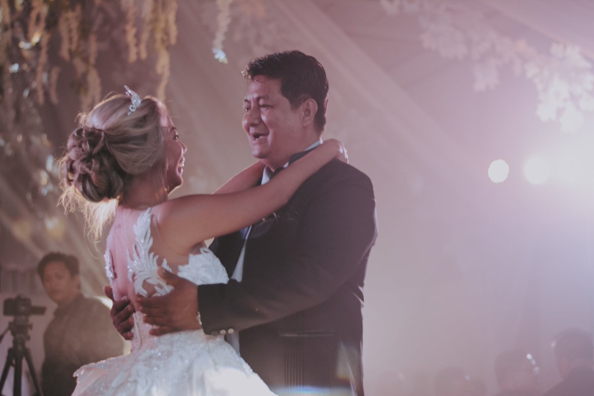 abbieclaudette's tweet photo. Happy fathers day sa tatay kong kaibigan halos lahat ng kaibigan ko. Mahal na mahal kita at mas mahal ka pa daw ng mga kaibigan ko kesa sakin. I love you taba 😚 forever amd ever amen 💕 https://t.co/UHJ0Qau4xf