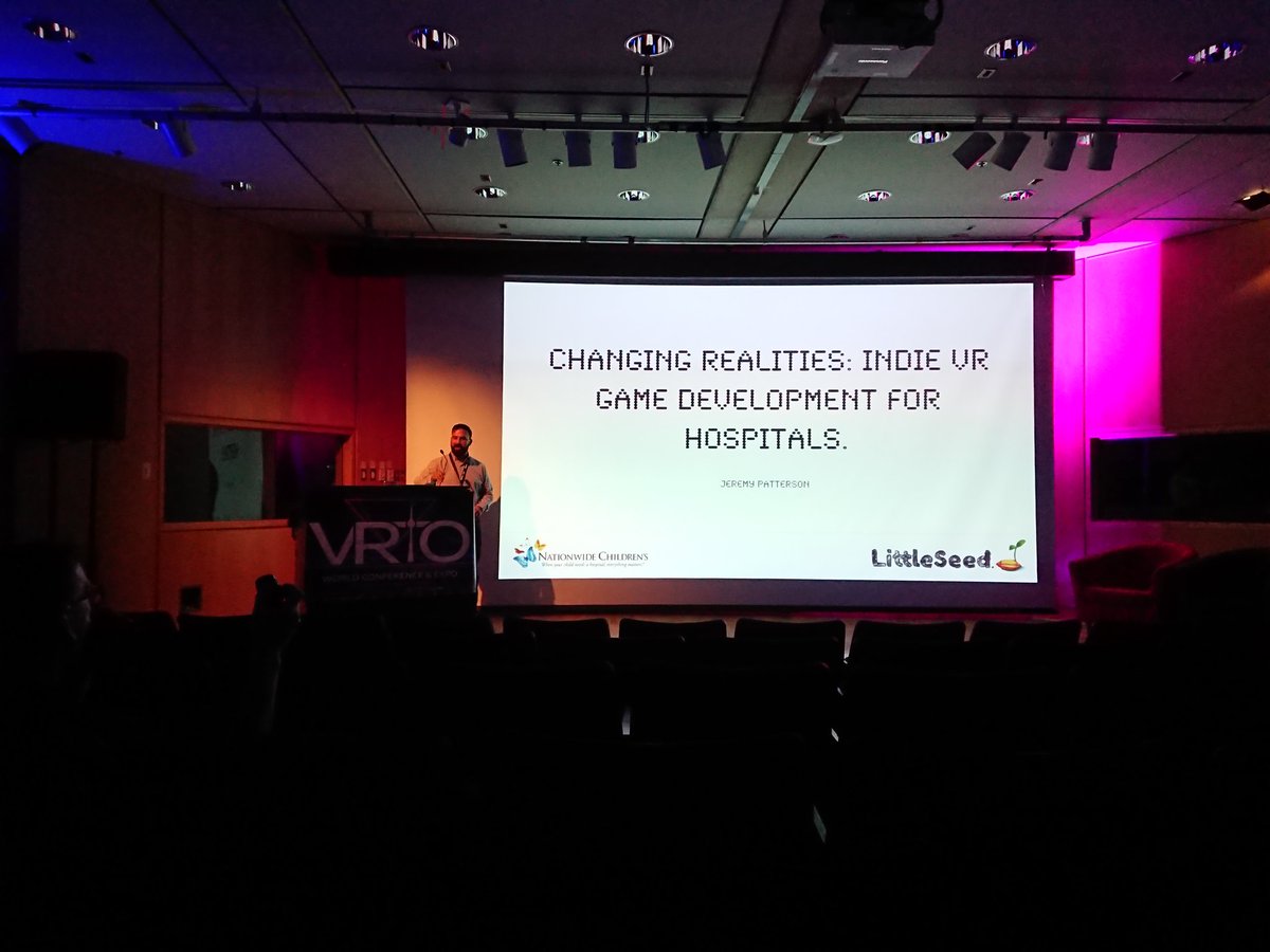 KenCho416's tweet photo. Learning about game development for hospitals from Jeremy Patterson @VRToronto #VRTO2018 @HandEyeSociety https://t.co/dwDczQtkho