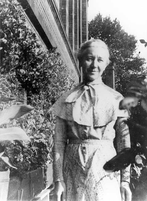 Viele von denen, die bei ihr anklopften und um Hilfe baten, waren fremde Menschen, doch Elisabeth Abegg zögerte nie und ging immer mehr Risiken ein. 1967 wurde die deutsche Lehrerin als Gerechte unter den Völkern anerkannt. ow.ly/cXiv30kdaHH