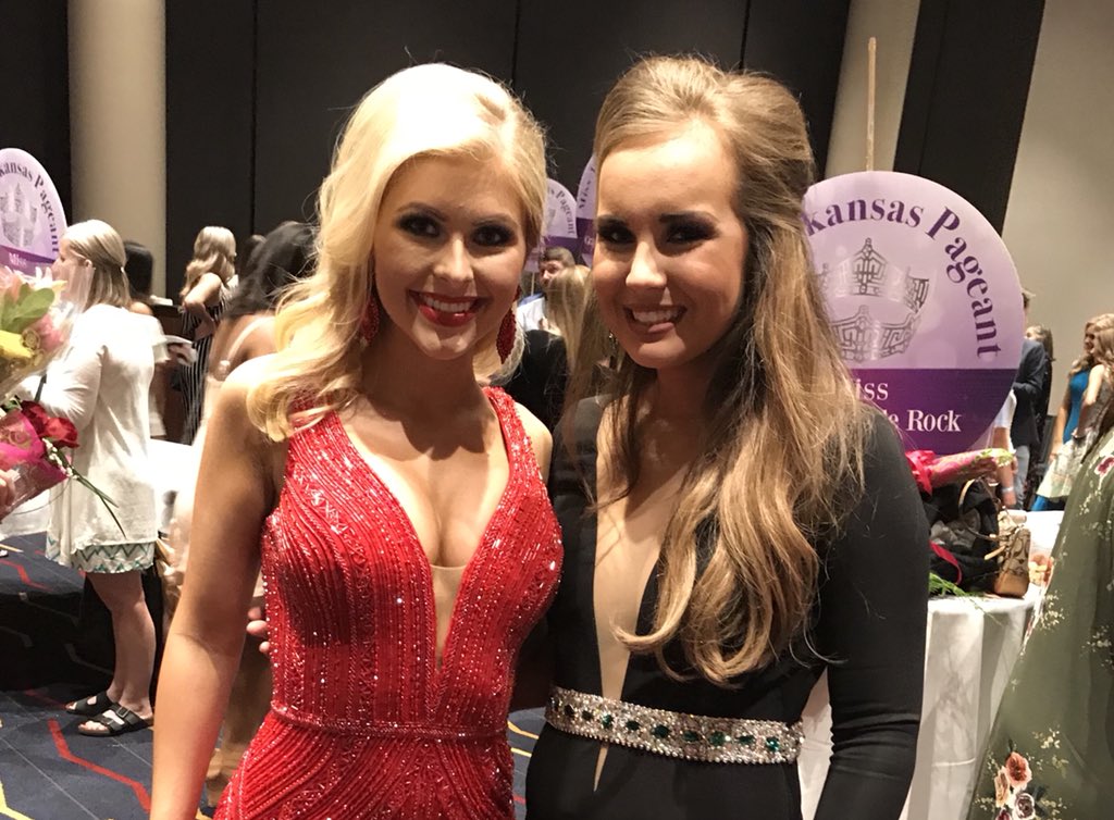 MissGLRMetro's tweet photo. Wow! The @MissGLRMetro titleholders had a fabulous week @MissArkansas &amp; @MissArkansasOT! Congratulations to @jessicamillerr_ TOP 10, @bethany_kasper TOP 15, @abigaild80 TOP 15, Teens in Action Winner, Sarah Cate Lay 3rd RU, Spirit of the Pageant Award &amp; More! #MissArkansas #MAROT https://t.co/QhuPL9s3uU