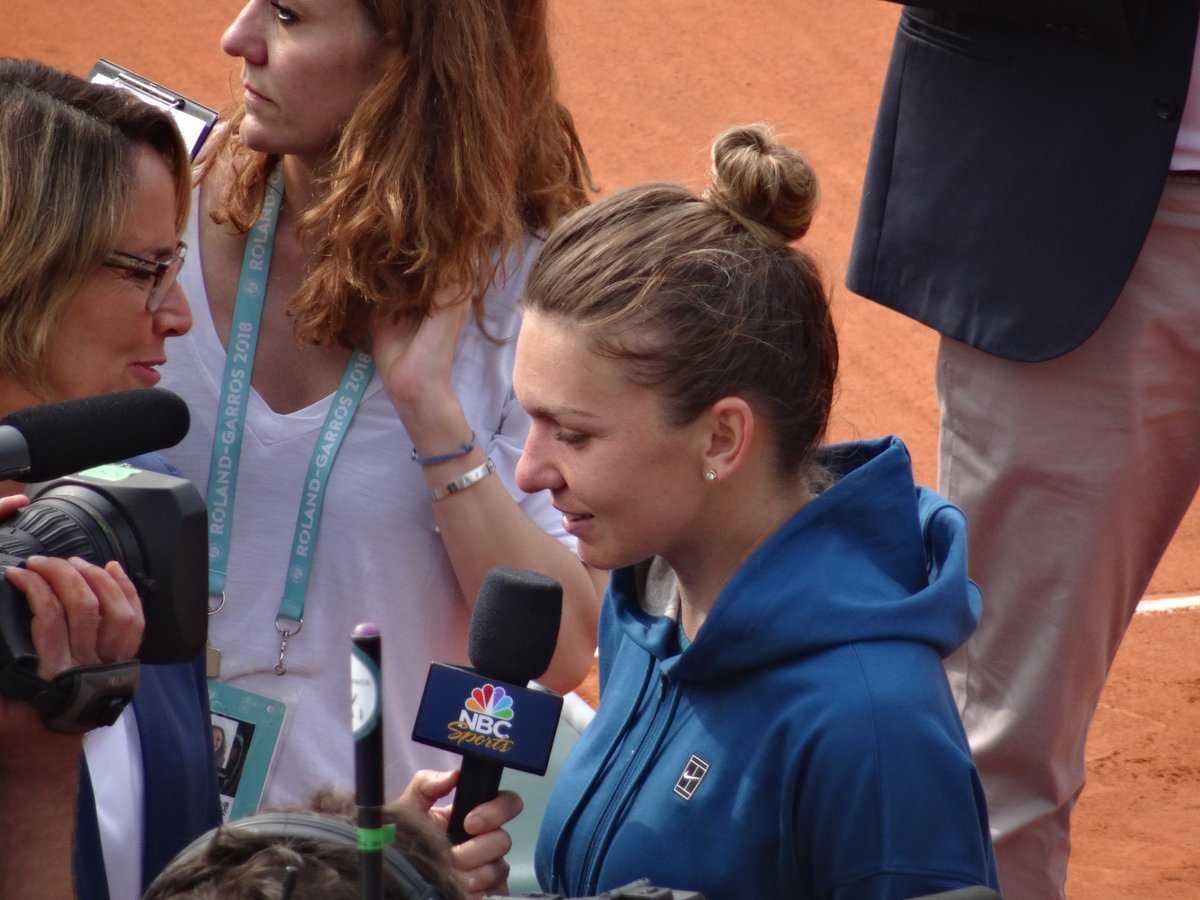 Nanours31's tweet photo. 82.
@Simona_Halep #GrandSlamChampion #MonRolandGarros #MyRolandGarros #RG2018 #Finaledames #WomenFinal https://t.co/kVVFXJZaNY