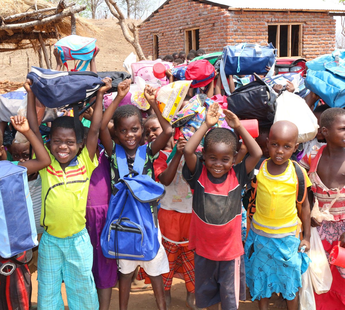 MarysMeals's tweet image. Top marks to pupils at St Mary’s College in Toowoomba, who have launched #Australia’s first ever backpack collection for Mary’s Meals! Do you have photos of #TheBackpackProject to share?