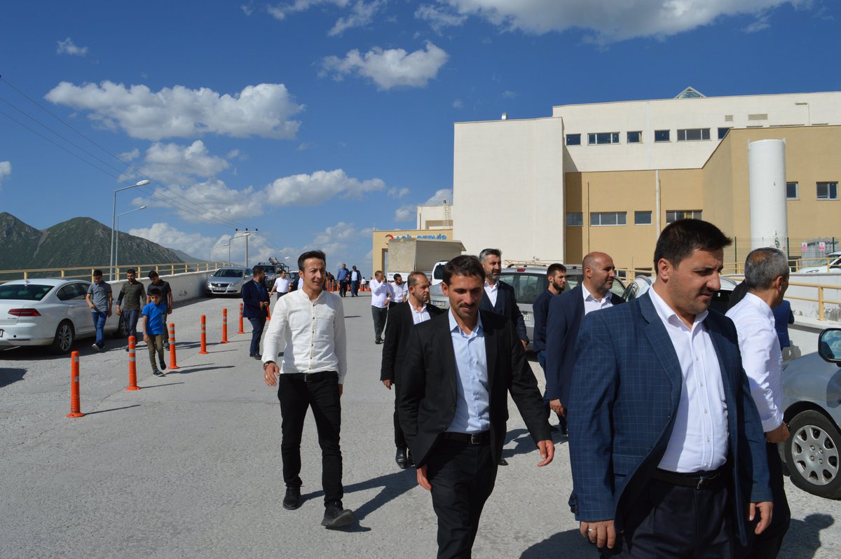 Milletvekili adaylarımız, beraberlerindeki kalabalık bir heyetle birlikte, Bitlis Tatvan Develet Hastanesinde yatan hastaları ziyaret ederek, geçmiş olsun dileklerinde bulundular.