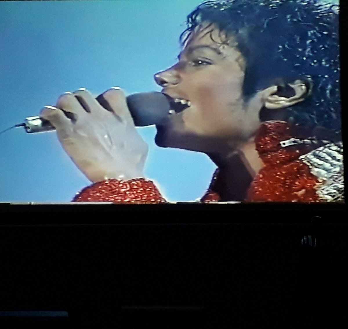 BriceNajar's tweet photo. Mon entretien avec Gregg Wright, guitariste du Victory Tour, est desormais disponible sur mon site !

https://t.co/3PAgHFe1X6

#MJFam #Moonwalkers #GreggWright #Victory #VictoryTour #Jacksons #Jacksonfam #MichaelJackson #Guitar #Interview #BeatIt https://t.co/ZMuJUfXGoG