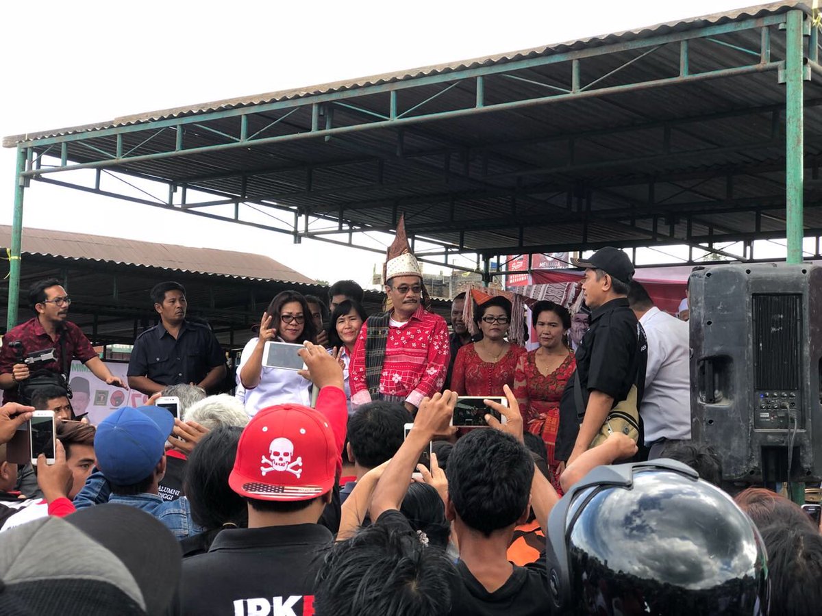 Jika memang terpilih nanti, saya da Pak Sihar berkomitmen untuk menjadi parhobas yang siap membenahi Sumatera Utara. Karena kesejahteraan warga Sumut adalah tujuan utama kami. Saya dan Pak Sihar ingin Sumut menjadi lebih aman dan damai, tidak ada lagi kebencian dan permusuhan.