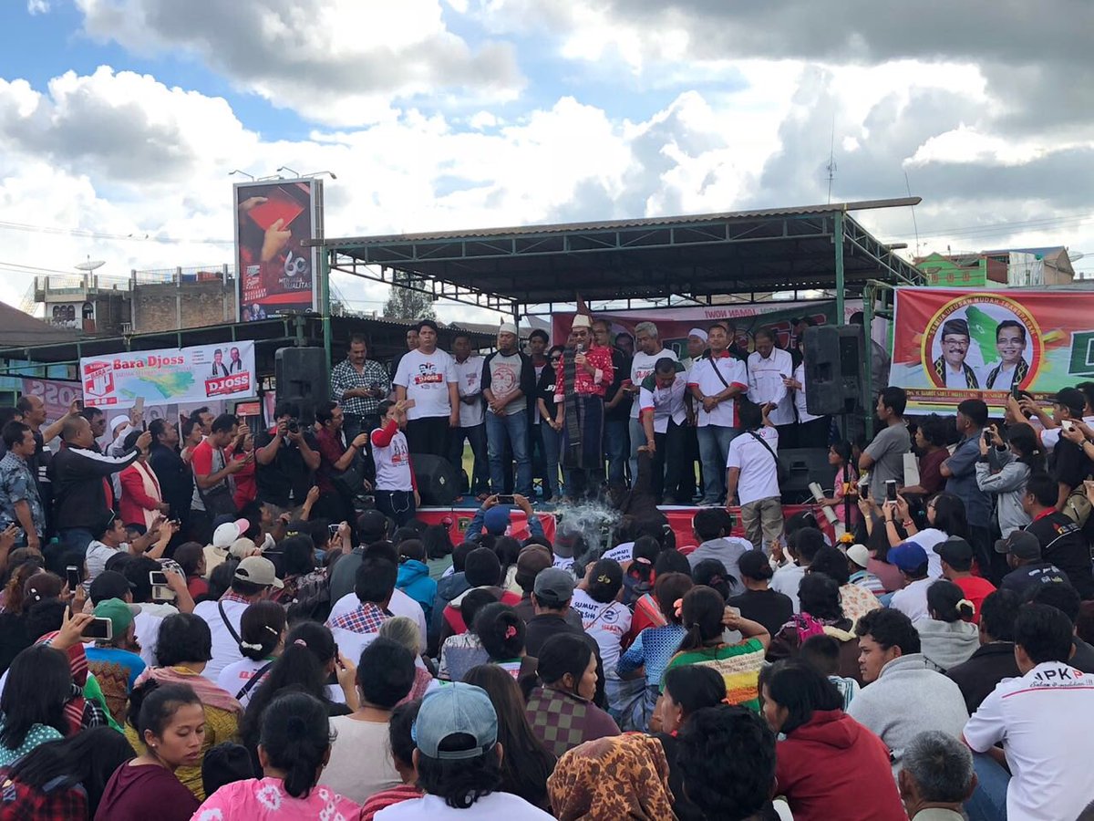 Oleh karena itu, kami mohon doa dari saudara-saudaraku, semua warga Sumut, bapa tua, inang tua, mohon doa dan izinnya agar Djoss dapat merubah Sumut menjadi lebih maju, lebih baik, dan lebih bersih. 

#Djoss #DjarotSihar #Djoss2PilihanSumut