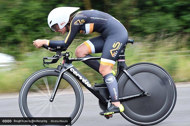 ASTestTeam's tweet photo. Big 10 mile PB for Stassi yesterday, 21:23 for 3rd place. Great ride! New PB for Si Bowler too with 19:15, and a solid 18:43 from Pete to make it 2nd place in the team prize at the Hemel Hempstead CC event. 📷 @veloukwebsite .
Thanks as always to @athleteservice &amp; @probiketool https://t.co/pNebRII9bk