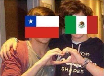 neonlights167's tweet photo. ES INCREÍBLE EL APOYO QUE LOS CHILENOS NOS ESTÁN DANDO, GRACIAS!!!
#DesmadreMundialista
#PedaMitAlemania 
#AlemaniaEmbriagameEsta 
#AlemaniaSienteElChileMexicano
#PartyChilensisFtChexico https://t.co/RBzKyFDj6X