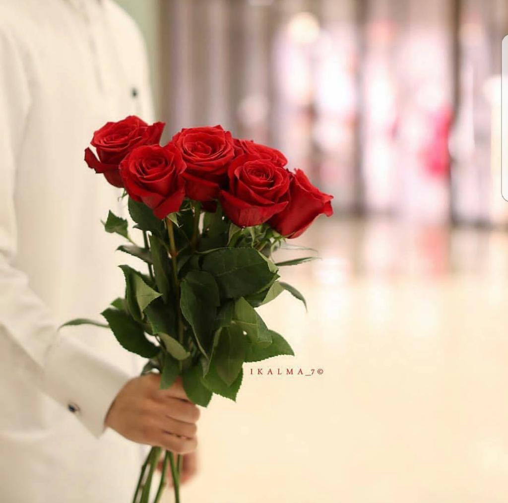 يقودني له صادق الشوق 😢وبوح القلب يمه والمشاعر صريحه
الودلاصارنابع من الروح 
خَلَأّقِ أّلَخَلَأّيِّقِ يِّزِّيِّحٌهِ💕💟