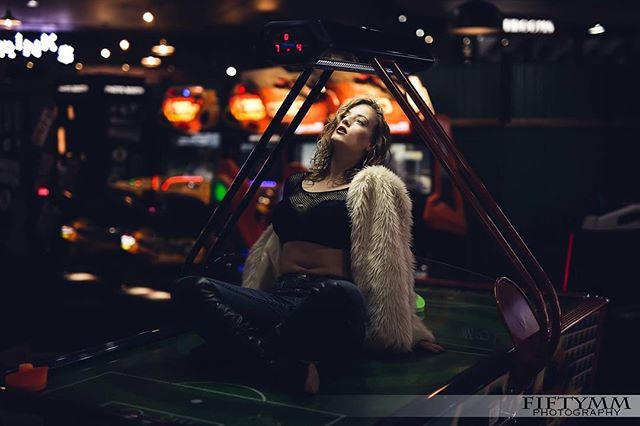 ModelFol_io's tweet photo. Absolute top drawer work from @lottiirose and @fiftymmphotography โญ๏ธ
.
.
#modelsofinstagram #modelsofinsta #arcadegames #gamesarcade #airhockey #airhockeytable #airhockeychamp #fashionmodel #themeimages #themedshoot #modeltheme #modelshoot #modelnetwโฆ https://t.co/cOoR7b8a5u https://t.co/GZZ7IiHgr3