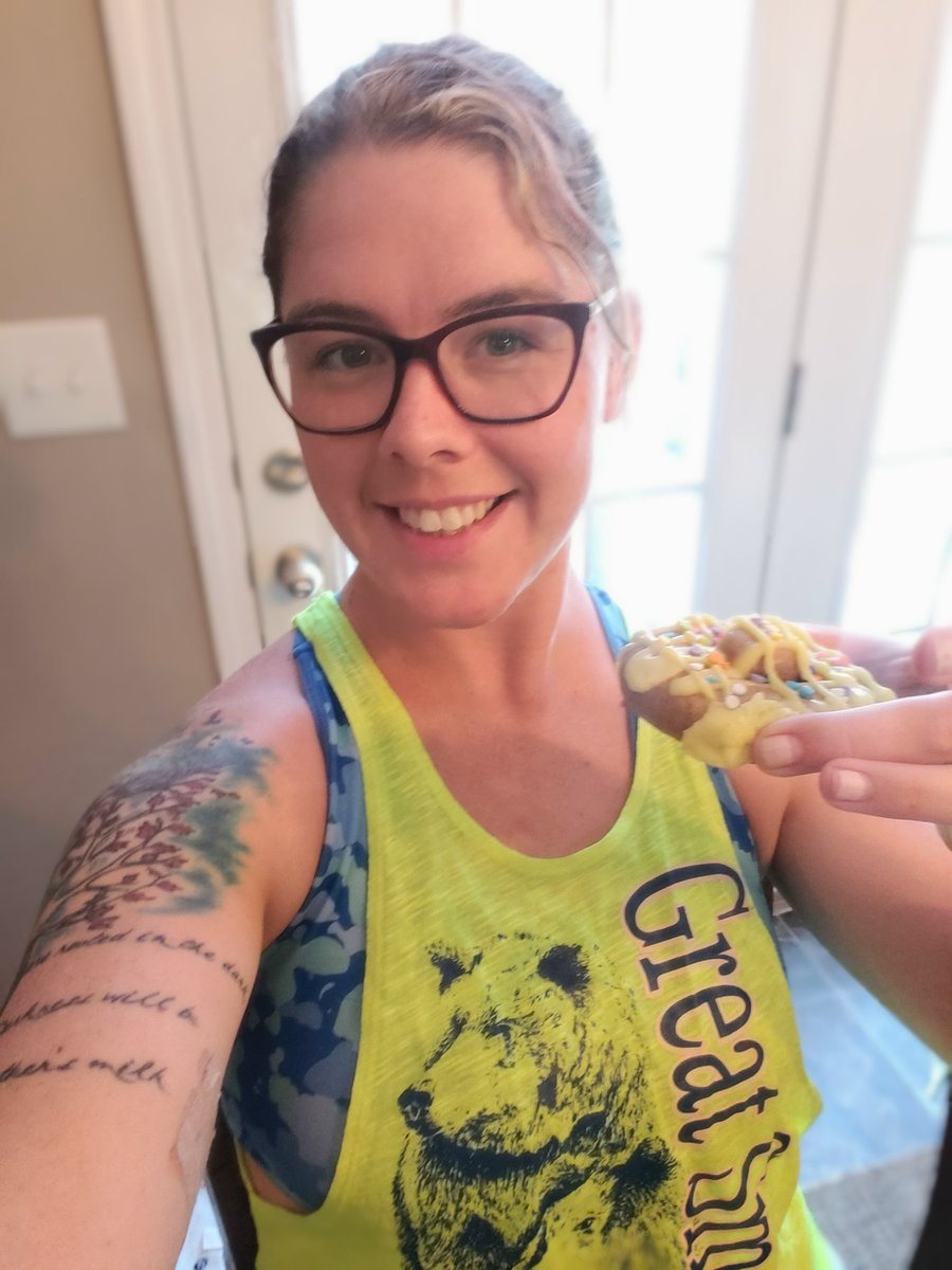 RealHellAkitty's tweet image. #doughnut #SundayBrunch #Coffee #SelfieSunday