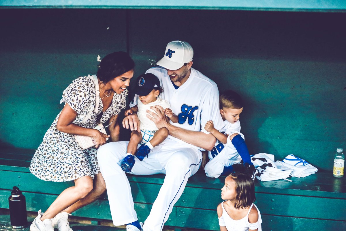 Happy #FathersDay to all the awesome Dads out there! 💙   #MFFL https://t.co/lyVeZRSLM2