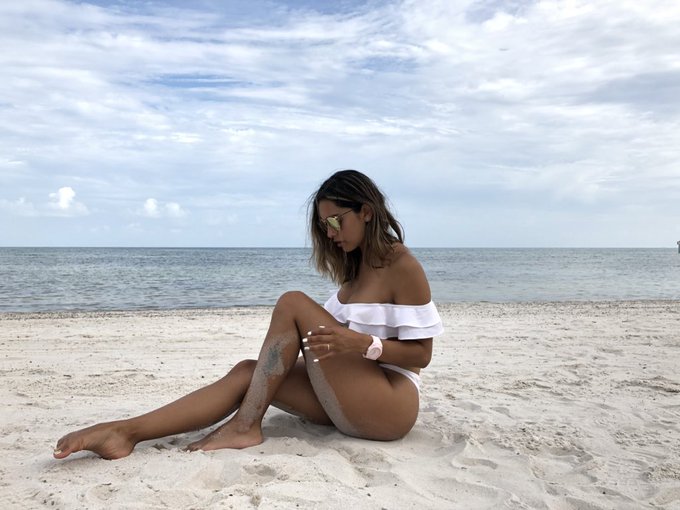 Love you guys! G R A T I T U D🌸 https://t.co/fvrFhwkbLx<a href="/tag/lifestyle"class="tags"><span>#lifestyle</span></a><a href="/tag/vacations"class="tags"><span>#vacations</span></a>